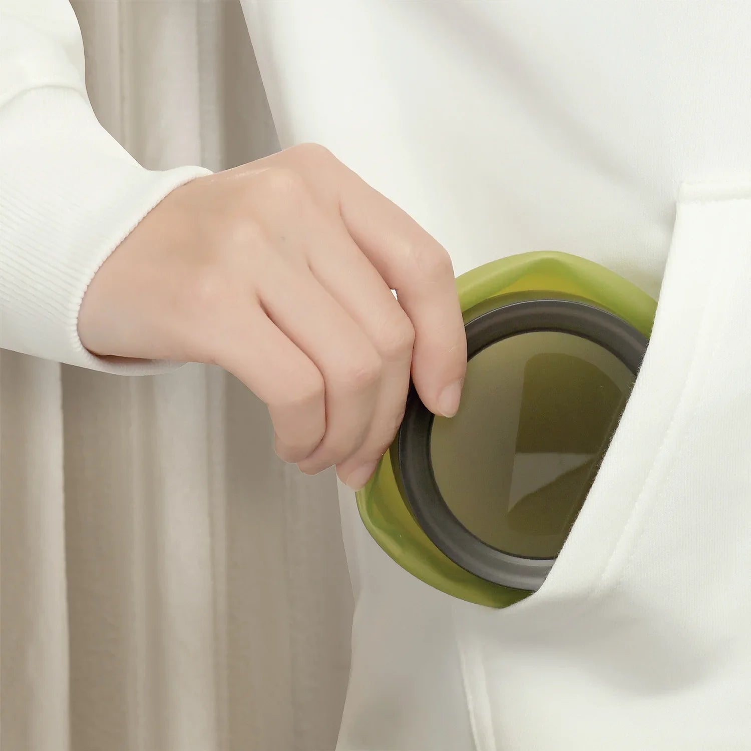 DeliOne Flexi Jar flexible silicone jar for food storage